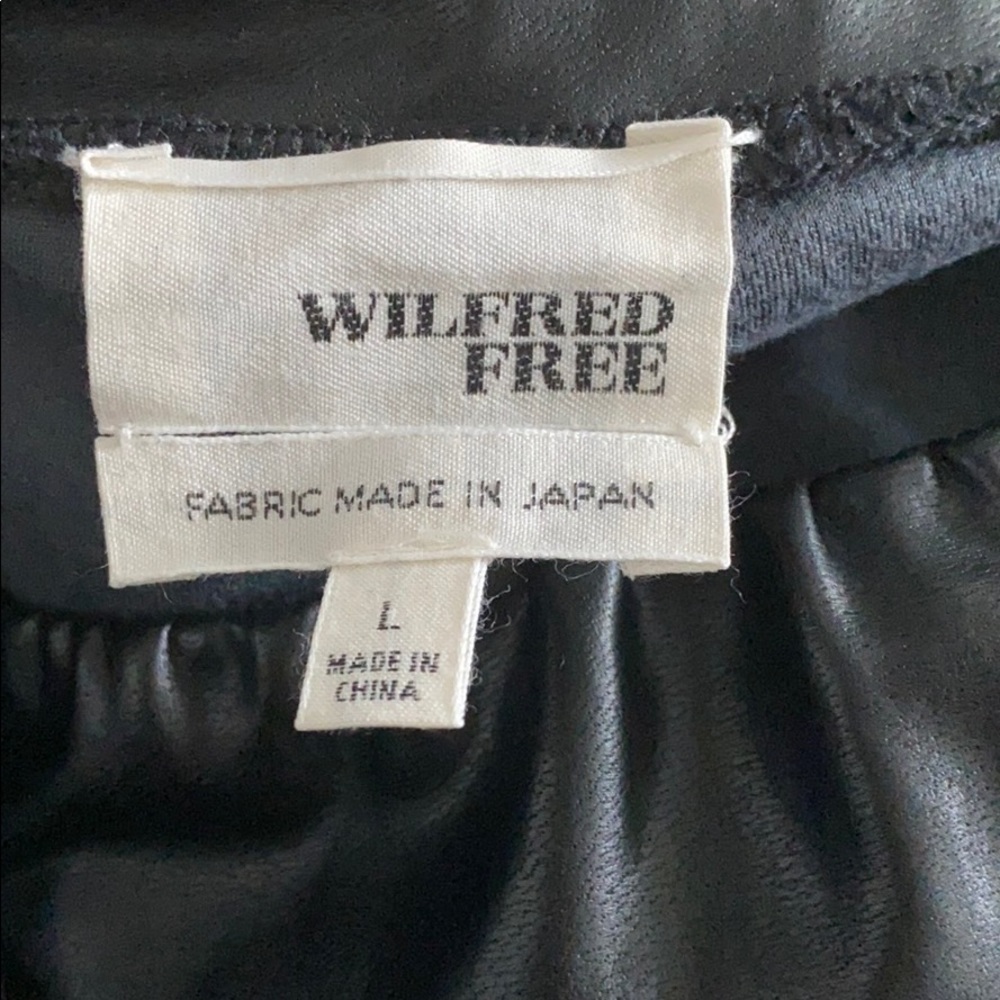 Wilfred Free Vegan Leather leggings